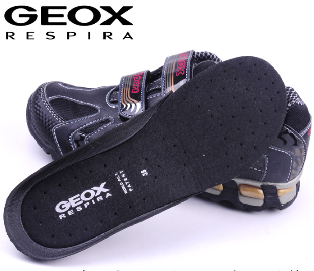 GEOX Breathable Runner with Light